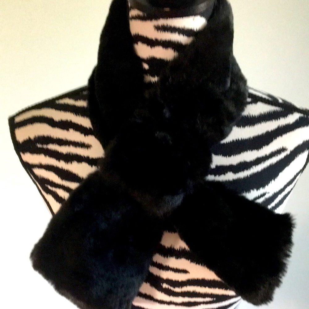 36”L faux fur scarf